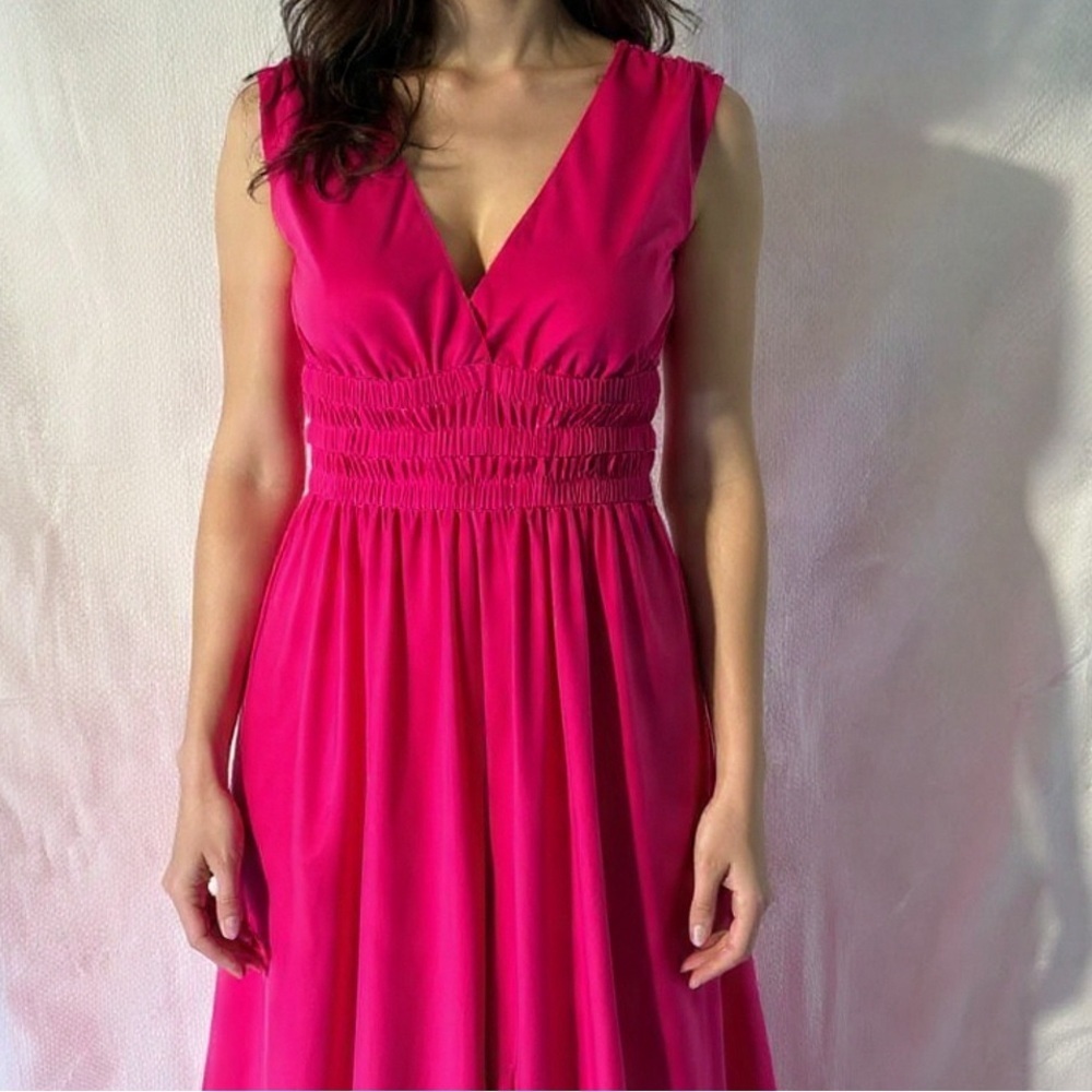 Stillettos Chic Fuchsia Sleeveless Midi Dress | Size M